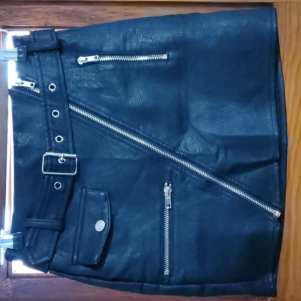 Fashion Nova Faux Black Leather Skirt XS
